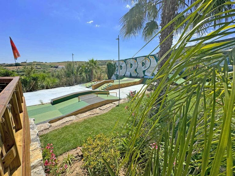 Drop-In-Surfcamp-Portugal-Resort-Garden-10