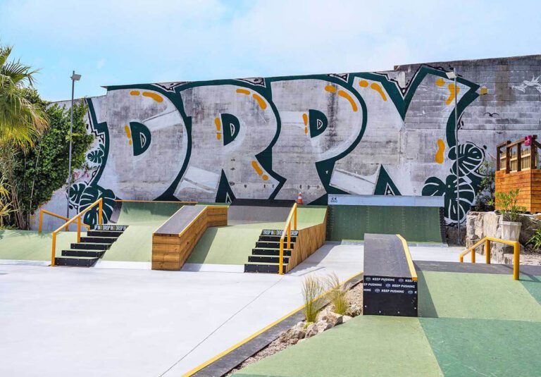 Drop-In-Surfcamp-Portugal-Resort-Garden-14